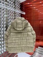 個性的 魅力的 心地よい コットン素材 モンクレール コピー アルファベットプリントダウンジャケット