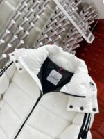 人気セール モンクレールスーパーコピー グースダウン 超柔らかいスタンドカラーダウンジャケット
