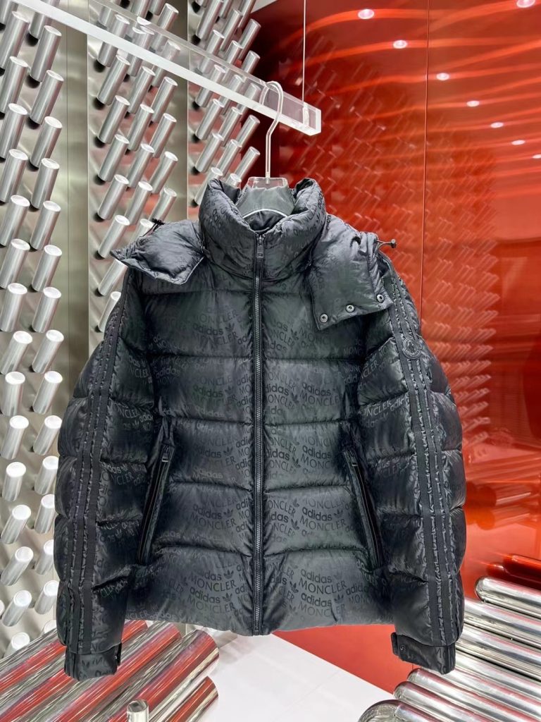 個性的 魅力的 心地よい コットン素材   モンクレール 偽物 アルファベットプリントダウンジャケット