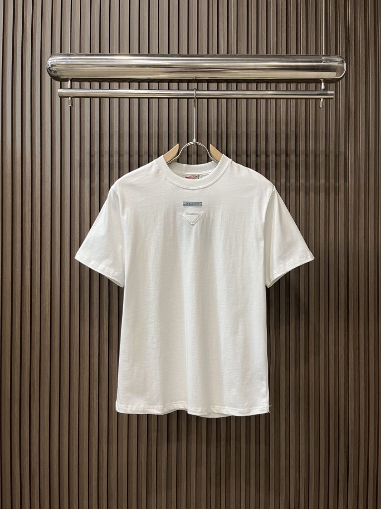 プラダ スーパーコピー 刺繍ロゴカジュアル半袖Tシャツ男女同タイプ