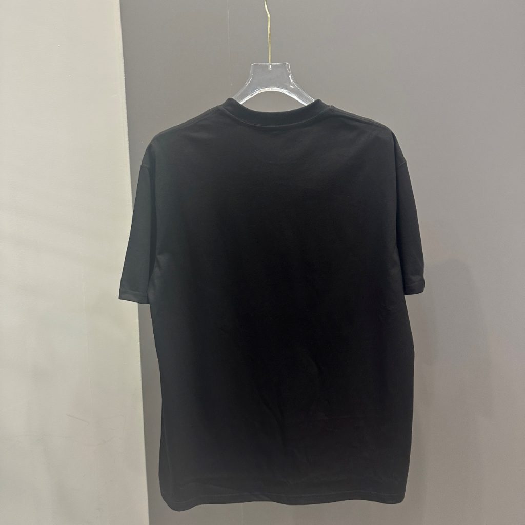 2024春夏定番 偽物  グラフィティ プリントラウンドネック半袖Tシャツ 