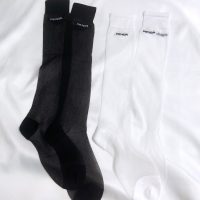 入手困難 人気の プラダ 偽物 綿100%快適通気 ミディアムソックス 靴下