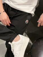 個性的 魅力的 心地よい コットン素材 モンクレール コピー 春夏カジュアルスポーツパンツ
