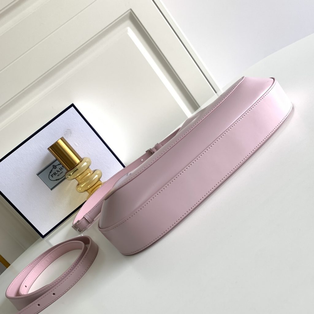 大特価！新商品!  プラダ  スーパーコピー 大容量ショルダーバッグ