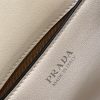 新作 入荷 格安 プラダ コピー 輸入 Saffiano レザーショルダーバッグ