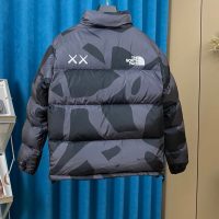 HOT100%新品 ザ・ノース・フェイス 偽物 プリント グラフィティ ダウンジャケット