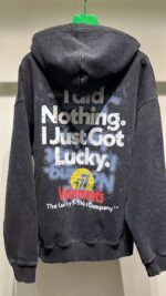 ヴェトモン スーパーコピー 優良サイト 口コミ 入手困難 レトロ アルファベットプリントフード付きスウェットパーカー