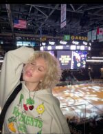 新作 入荷 格安 ヴェトモン スーパーコピー アメリカンスタイルグラフィティカジュアルフード付きパーカー