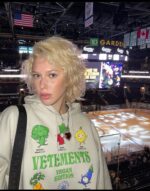 新作 入荷 格安 ヴェトモン スーパーコピー アメリカンスタイルグラフィティカジュアルフード付きパーカー