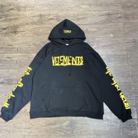 品質保証新作登場 ヴェトモン 偽物アメリカンスタイルアルファベットプリントフード付きパーカー