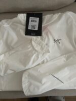 入手困難 アークテリクス 偽物 Squamis シリーズ日焼け止め薄手風ケーススキンスーツ