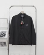 最安値人気 激安通販 アークテリクス n級品 ペアタイプのフード付きジャケット!