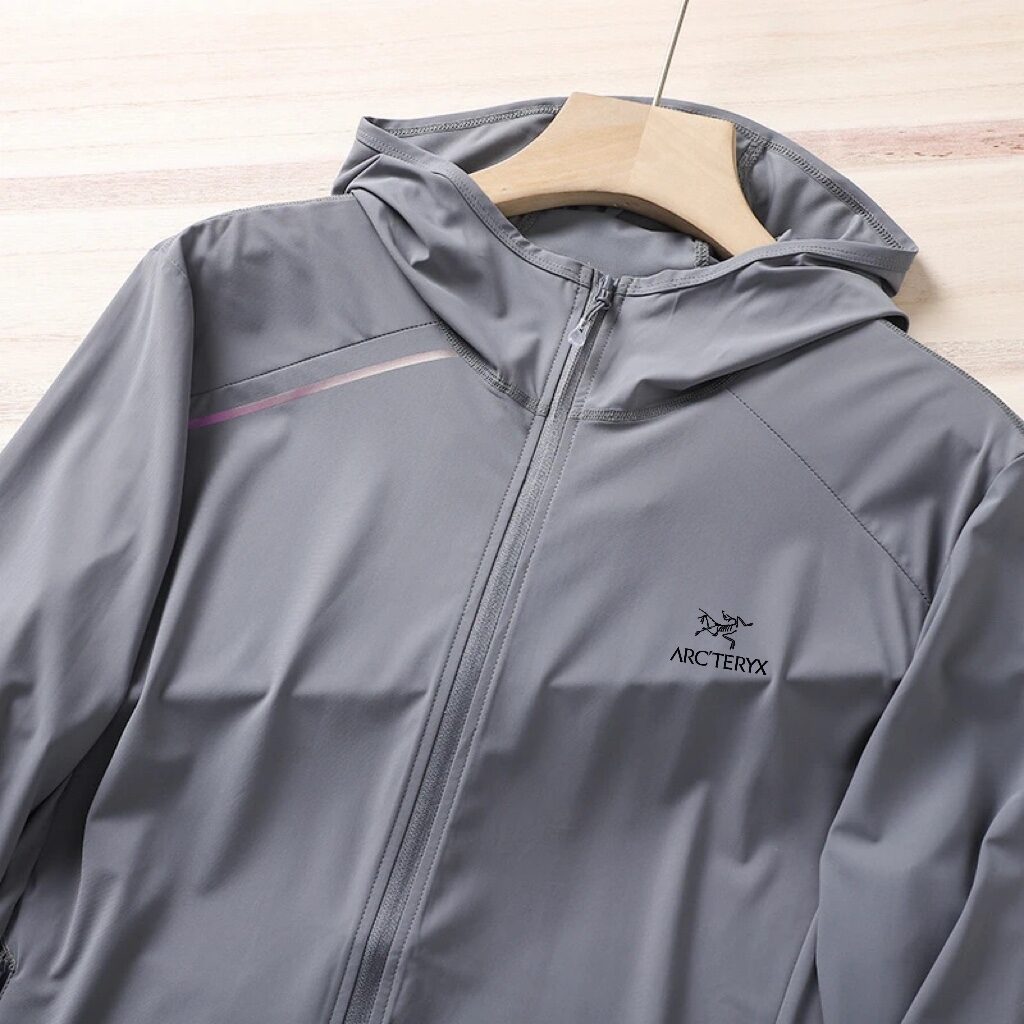 オシャレにお得100%新品 アークテリクス  コピー 軽量通気防風ラッシュガード