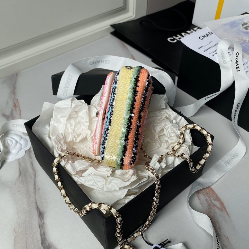 オシャレにお得100%新品 シャネル  スーパーコピー 優良サイト 口コミ AS3268 アルファベット 刺繍 ミニ ハンドバッグ