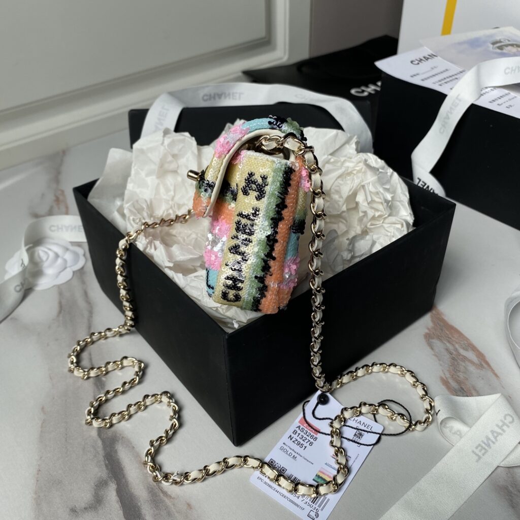 オシャレにお得100%新品 シャネル  スーパーコピー 優良サイト 口コミ AS3268 アルファベット 刺繍 ミニ ハンドバッグ