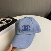 大活躍！存在感のある シャネル 新作 ロゴ 刺繍ベースボールキャップ