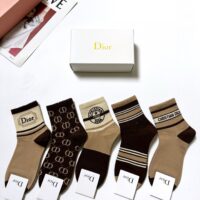 個性的 魅力的 心地よい コットン素材 ディオール コピー 靴下 定番アルファベットlogo 純綿ソックス