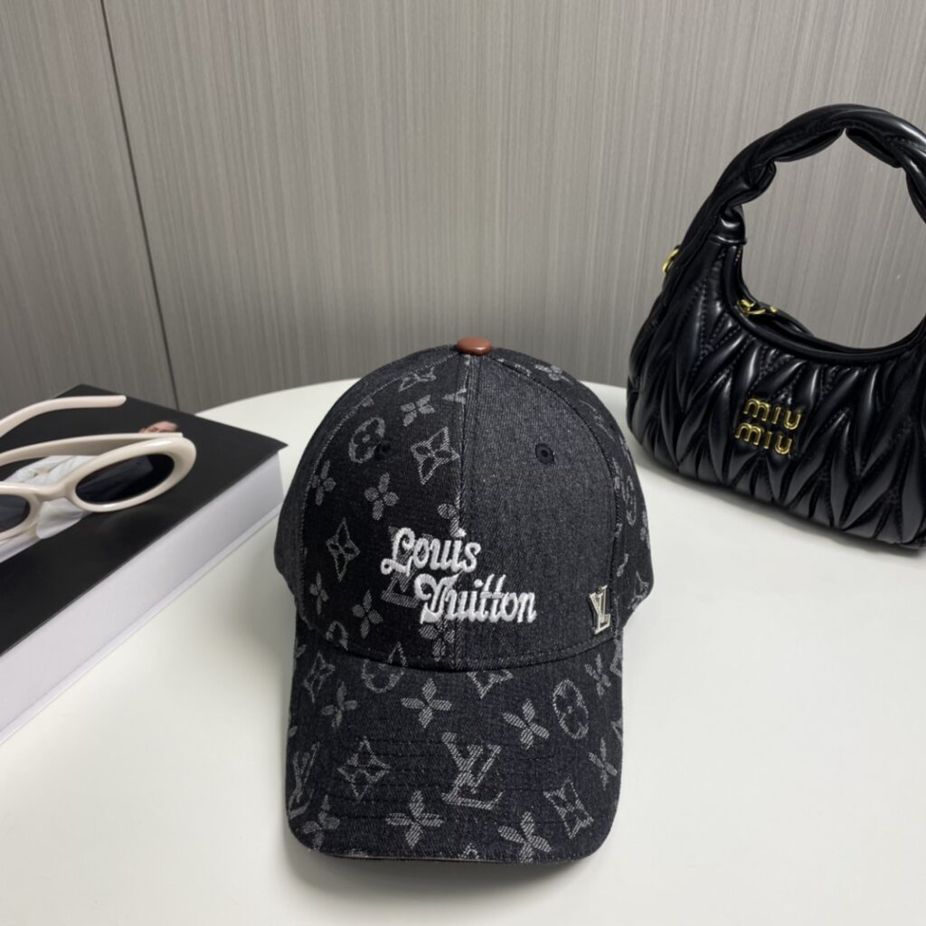 オシャレにお得100%新品 ルイヴィトン n級品 2024人気新作刺繍アルファベット ベースボールキャップ