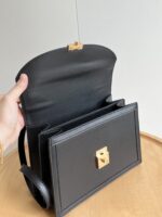 グッチ コピー レディースハンドバッグOphidiaシリーズ贅沢品ビジネスファッション 小サイズハンドバッグ
