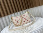 品質保証新作登場 ルイヴィトン 偽物 M81066 春シリーズEasy Pouch On Strap Monogram Empreinte レザーバッグ
