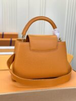 個性的 魅力的 心地よい コットン素材 ルイヴィトン スーパーコピー 優良サイト 口コミ Capucines mini ウコン のハンドバッグ