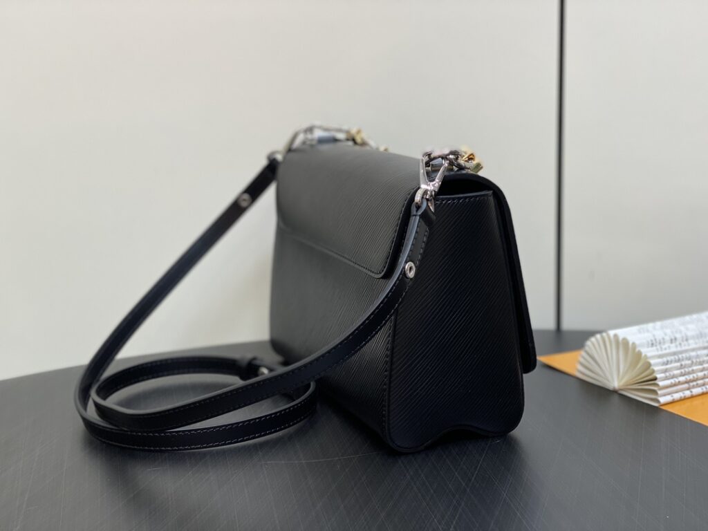  個性的 魅力的 心地よい コットン素材  ルイヴィトン  偽物 M24043   NEW Twist MM  ブラック ハンドバッグ