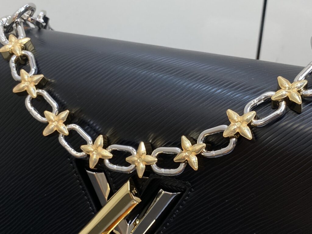  個性的 魅力的 心地よい コットン素材  ルイヴィトン  偽物 M24043   NEW Twist MM  ブラック ハンドバッグ
