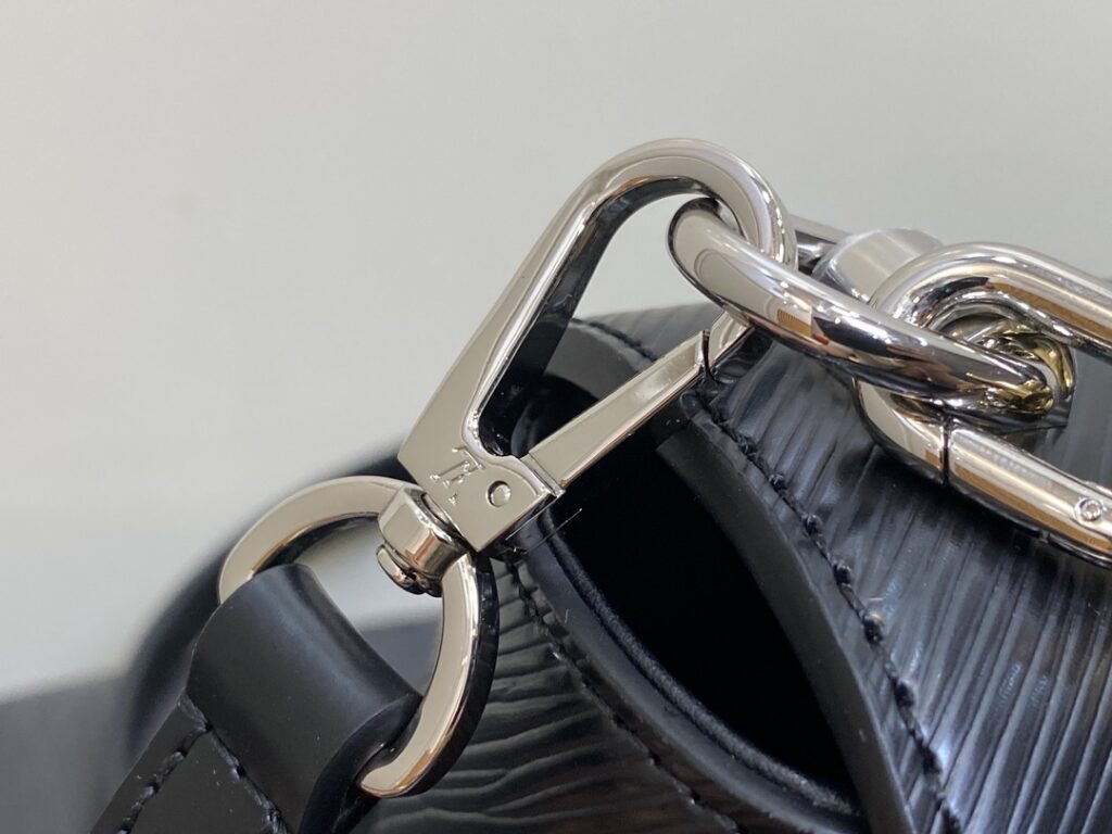  個性的 魅力的 心地よい コットン素材  ルイヴィトン  偽物 M24043   NEW Twist MM  ブラック ハンドバッグ