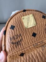 MCM （エムシーエム）スーパーコピー STARK サイドスタッズ バックパック - ヴィセトス