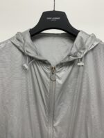 激安大特価最新作 モンクレール n級品 春夏新作フード付き日焼け止めジャケット