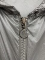 激安大特価最新作 モンクレール n級品 春夏新作フード付き日焼け止めジャケット