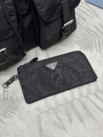 大特価！新商品! プラダ コピー 定番Saffianoレザーショルダーバッグ