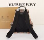 品質保証新作登場 バーバリー 偽物 新作マイクロスタンダード定番革ミリタリーリュック