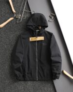 個性的 魅力的 心地よい コットン素材 バーバリー スーパーコピー 秋 定番フード付きジャケットコート