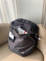 個性的 魅力的 心地よい コットン素材 アークテリクス コピー 人気の新作Heliad 12L 軽量リュック
