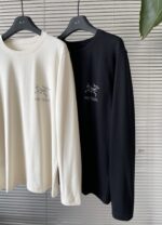 オシャレにお得100%新品 アークテリクス スーパーコピー ラウンドネックストレートインナー長袖Tシャツ