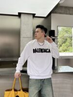 上質な素材採用 バレンシアガ コピー アルファベットプリントアルファベット柄パーカー