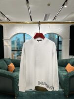 大活躍！存在感のある バレンシアガ スーパーコピー 秋冬新作カジュアルラウンドネックパーカー