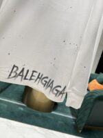 大活躍！存在感のある バレンシアガ スーパーコピー 秋冬新作カジュアルラウンドネックパーカー