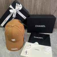 有名人の愛用品 シャネル 偽物 定番タイプ刺繍 ベースボールキャップ