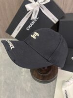 大活躍！存在感のある シャネル スーパーコピー 定番タイプ刺繍 ベースボールキャップ