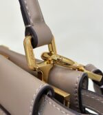 大特価！新商品! フェンディ コピー Iconic PEEKABOO 牛革ハンドバッグ