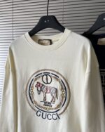 【2024最新着追加】 グッチ スーパーコピー スーパーコピー秋冬新作高刺繍ラウンドネックパーカー