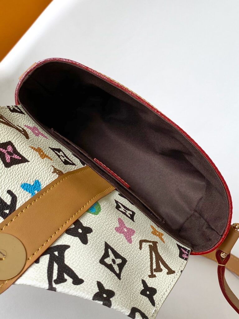 芸能人愛用 高級感ある   激安通販  ルイヴィトン  スーパーコピー  M83346 Monogram Craggy 生地牛革斜め掛けショルダーバッグ 