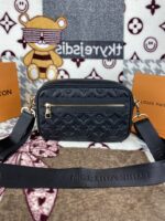 HOT100%新品 ルイヴィトン スーパーコピー 秋冬新作メンズショルダーバッグ