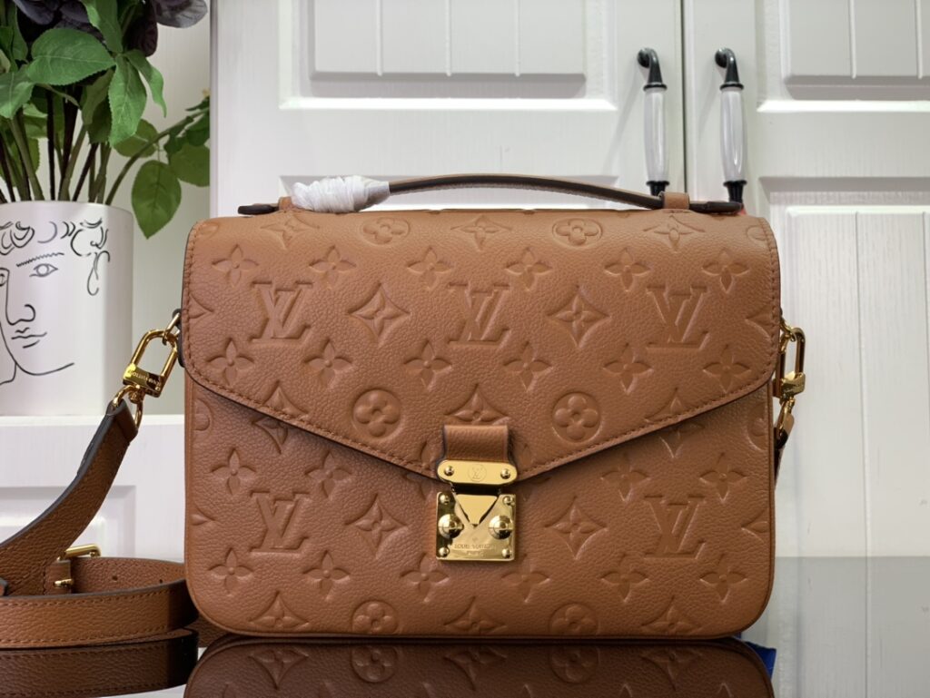 大活躍！存在感のある ルイヴィトン コピー M41487 Pochette Métisメッセンジャーバッグ