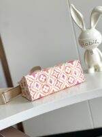 有名人の愛用品 ルイヴィトン 偽物 M25318 OnTheGo East West ハンドバッグ