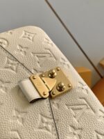 今季セール 限定品 ルイヴィトン スーパーコピー M22942 オーダーメイド 牛革Pochette Métis East West ハンドバッグ