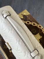 今季セール 限定品 ルイヴィトン スーパーコピー M22942 オーダーメイド 牛革Pochette Métis East West ハンドバッグ