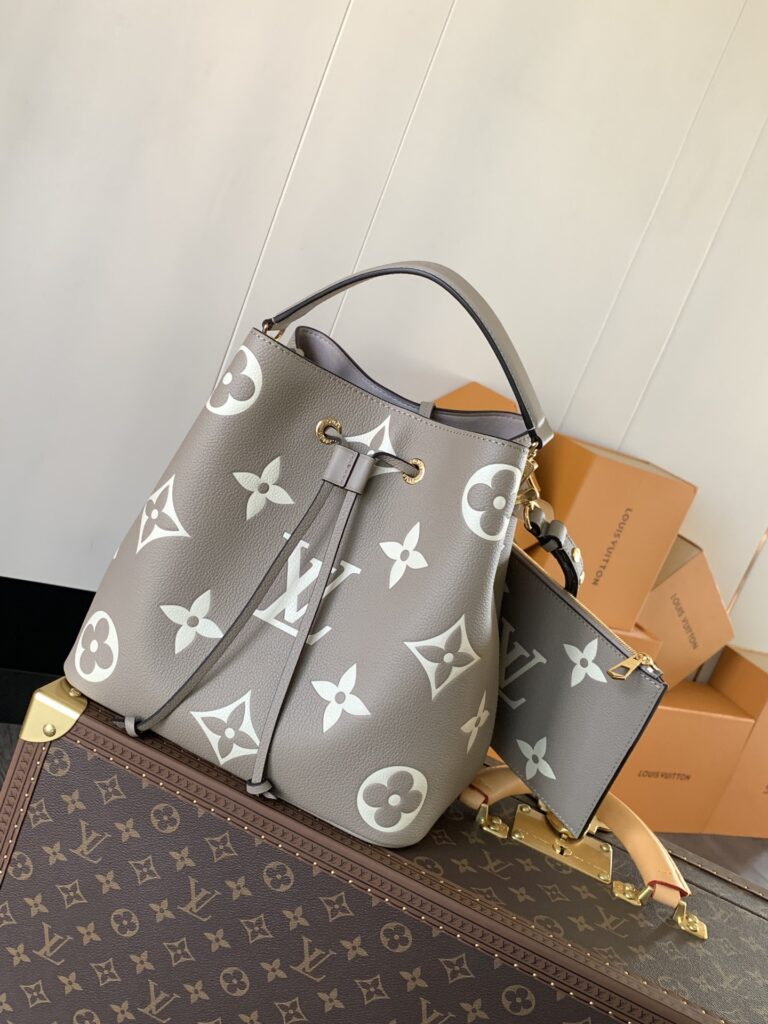 大活躍！存在感のある ルイヴィトン スーパーコピー Monogram 柄 M45555 NéoNoéバケツバッグ